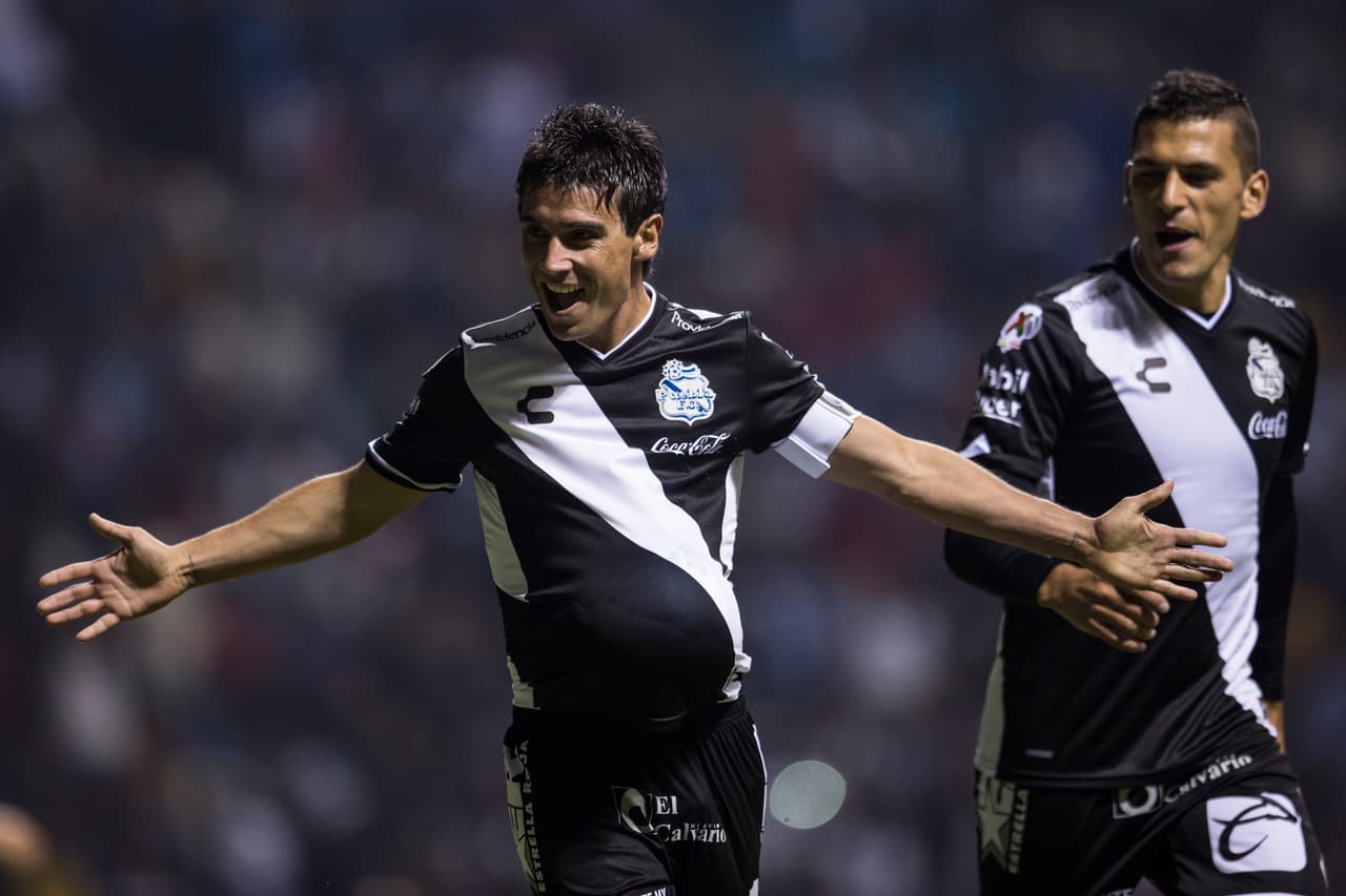 En tanto el emblema del Puebla, Matías Alustiza, podría dejar a los camoteros si es que la oferta de Toluca o Cruz Azul por sus servicios deja satisfecha a la directiva poblana.