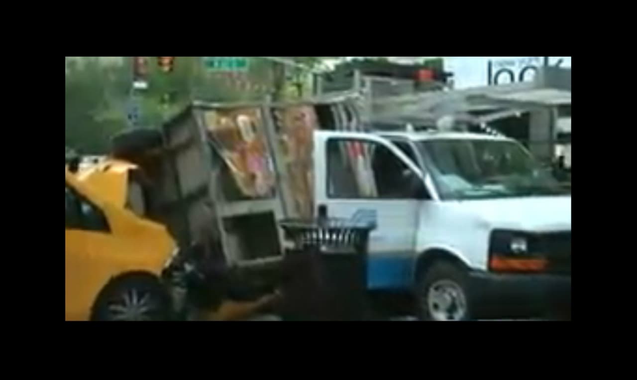 NYPD busca al culpable de accidente múltiple en Manhattan