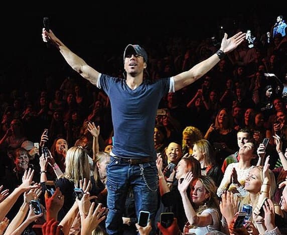 <b>Enrique Iglesias, Ricky Martin & Pitbull</b>
<br>
<br>Llegan al Amway Center con la esperada gira Trilogy Tour.
<br>
<br>
<b>Fecha y hora:</b> 9 de noviembre del 2023 a las 7 p.m.
<br>
<br>
<b>Precio:</b> Varían
<br>
<br>
<b>Dirección: </b>400 W Church St #200 Orlando, FL 32801