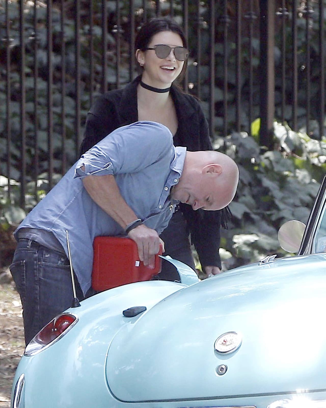 Imagina que tienes mucho dinero y quieres un auto de lujo, carísimo, excepcional.