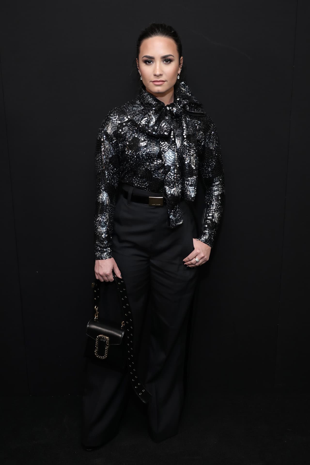 Aunque también hay otras estrellas a las que les brindan mucho cariño, como la modelo Bella Thorne, con quien Demi coqueteó en Twitter.