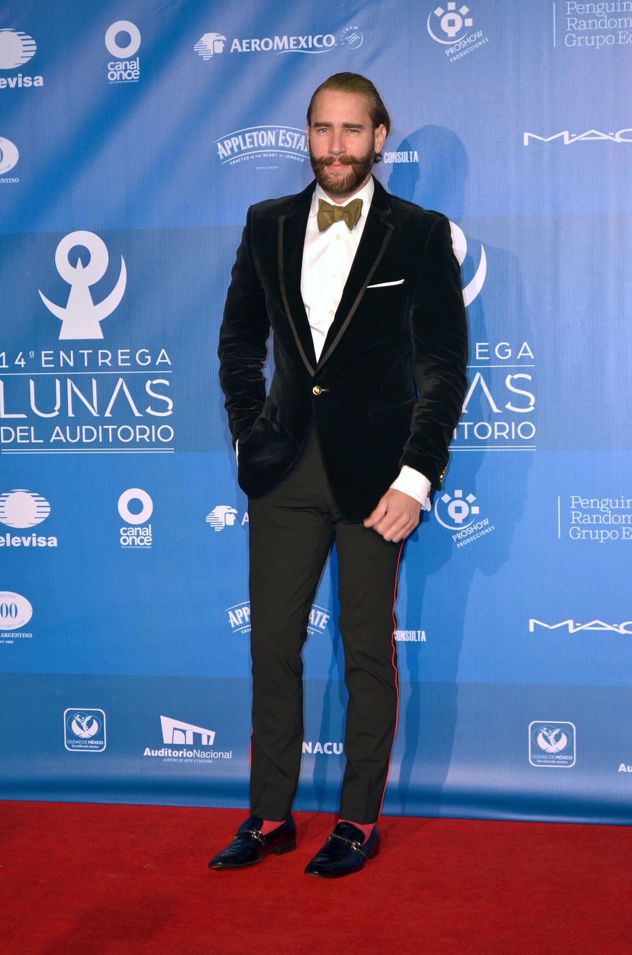 Carlos de la Mota, a quien acabamos de ver en "Hasta el Fin del Mundo", también derrochó galanura.