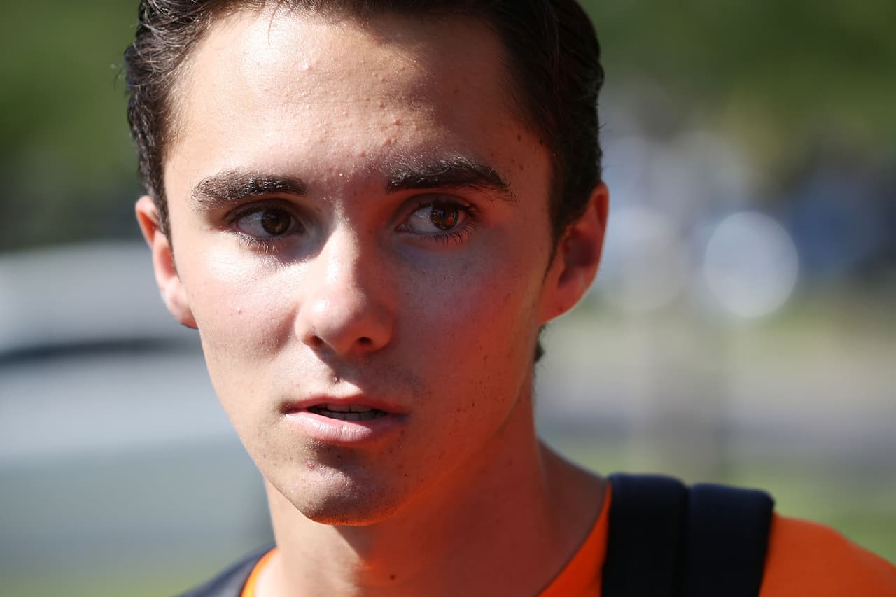 "Es algo bueno que las cosas se han calmado al menos un poco, pero lo importante es recordar que la gente todavía está tomando medidas", dijo a un canal de noticias local el sobreviviente de la masacre de Parkland David Hogg