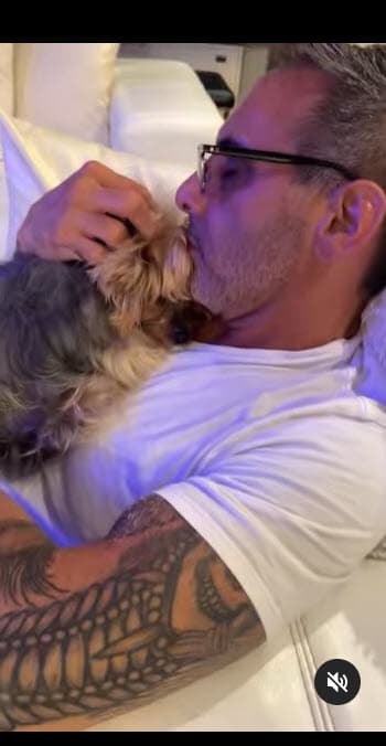 Chanel acompañó a Gelena Solano en momentos tan importantes como cuando se casó con
<b><a href="https://www.univision.com/shows/el-gordo-y-la-flaca/gelena-solano-dejo-al-descubierto-en-que-parte-de-nueva-york-vive-con-su-esposo-steve-cutuli-video" target="_blank">su esposo, el empresario Steve Catuli. </a></b>
<br>