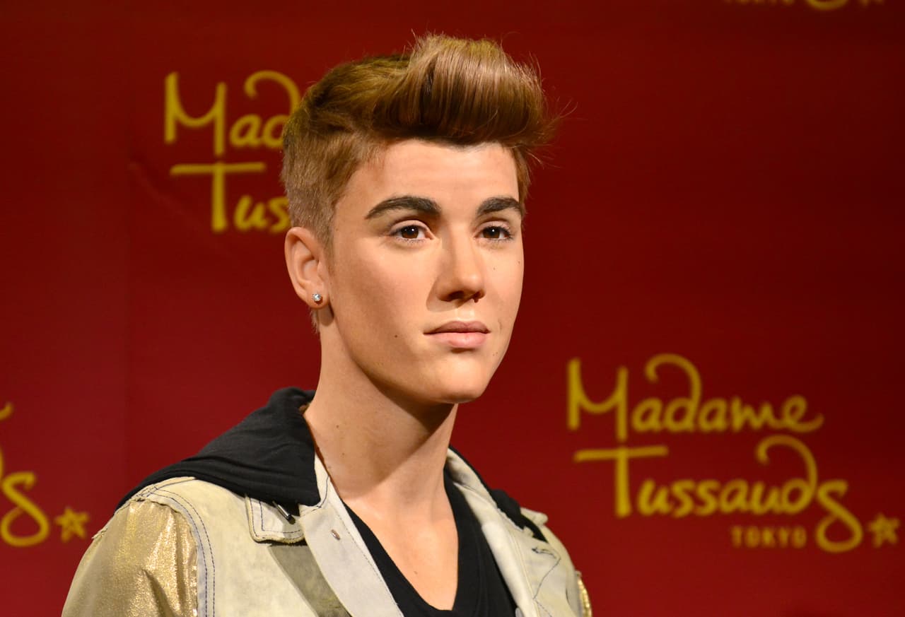 El Museo Madame Tussaud en Tokio, Japón presentó en octubre de 2013 a todas las Bielebers al doble de Justin Bieber, con el fin de celebrar los dos años desde la primera vez que el cantante estuvo en ese país.
