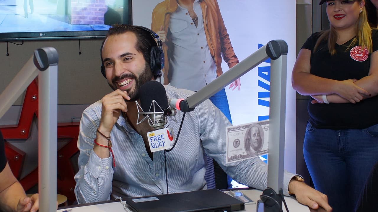 <b><a href="http://www.univision.com/temas/omar-chaparro">Omar Chaparro</a></b> se metió al 
<b><a href="http://www.univision.com/temas/el-free-guey">Free-guey show</a></b> y nos contagió con toda su alegría.