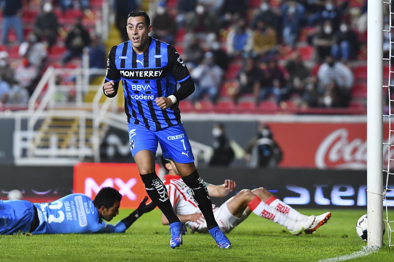 La afición apenas se acomodaba en el Estadio Victoria, cuando a los 4 minutos, Rogelio Funes Mori abría el marcador.