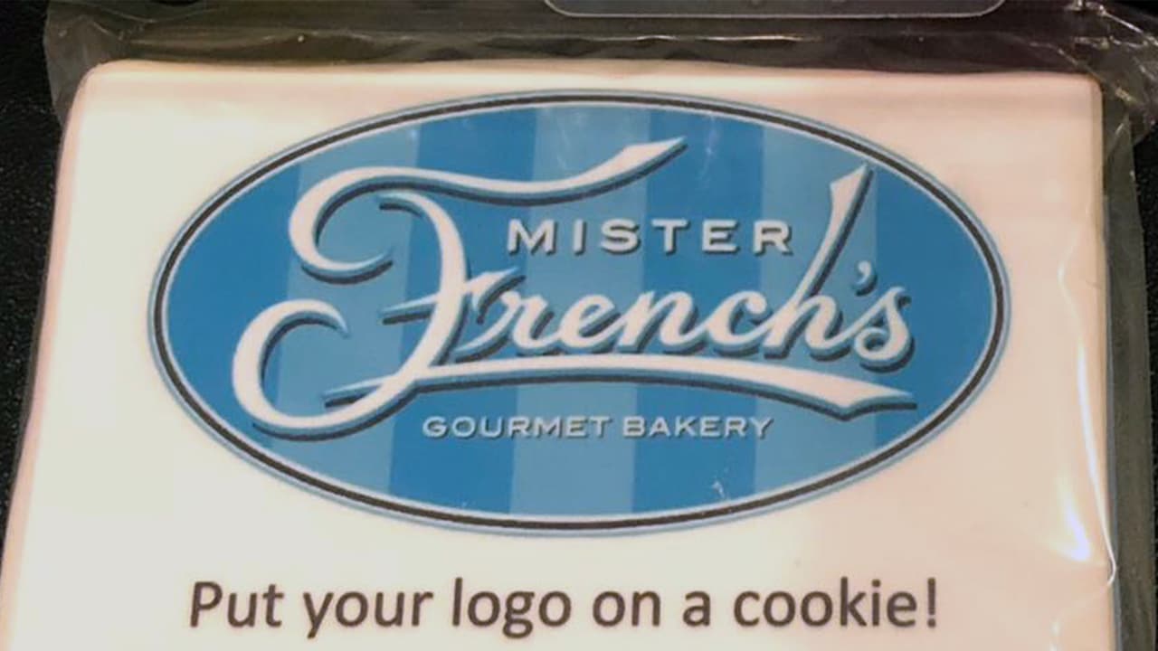 Una 
<a href="http://www.misterfrenchs.com/home/" target="_blank">galleta</a> como tarjeta de presentación es una manera muy singular de compartir la información de tu negocio o servicios y dejas un buen sabor de boca.