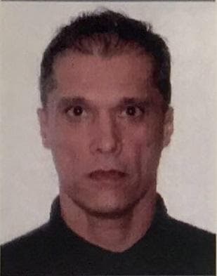 <a href="https://www.dea.gov/fugitives/tulio-alfonso-ocampo-garcia" target="_blank">Tulio Alfonso Ocampo-Garcia</a>, de 58 años. También conocido como "El Flako". Es buscado por "conspiración para distribuir y poseer con intención de distribuir sustancias controladas".