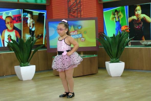 Entre aplausos y chiflidos, todos recibieron a Johanna muy emocionados por verla bailar.