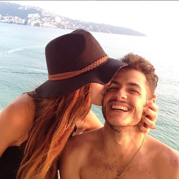 Ambos son unos cariñosos padres con sus hijos Mila y Galo.