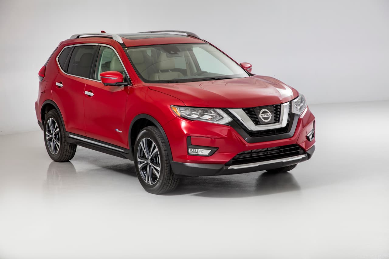 Para el año 2017 llega por primera vez la Nissan Rogue Hybrid, una versión híbrida de la crossover compacta de Nissan.