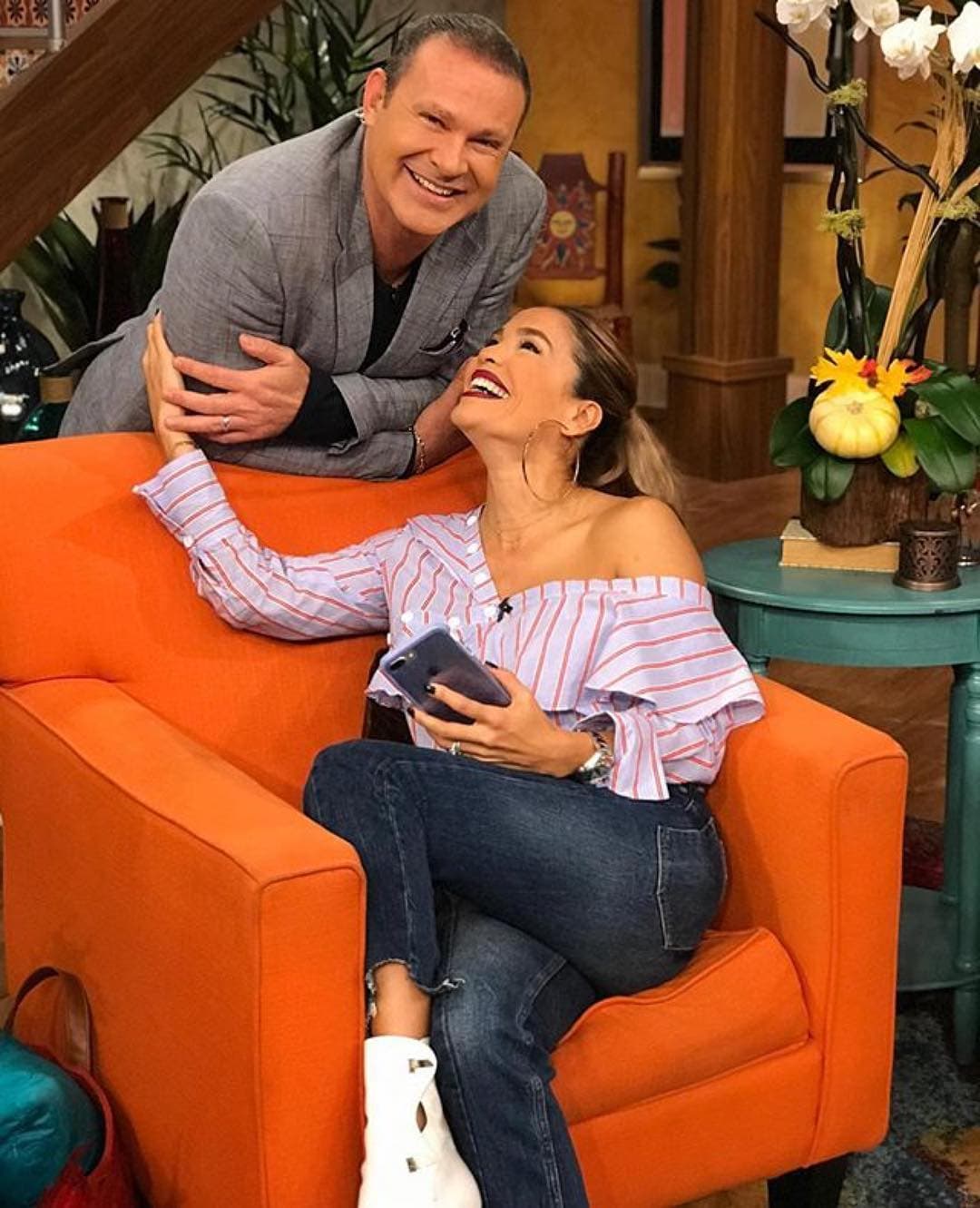 Entre ellos no hay secretos, ambos conocen sus personalidades, e incluso Karla ha balconeado a Alan al contarle al público que el conductor tiene el carácter muy fuerte.