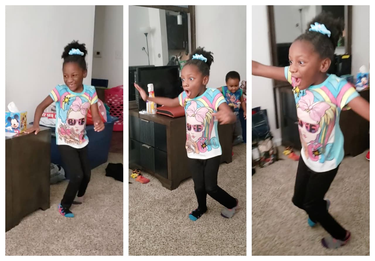 Niña de 6 años con parálisis cerebral camina sin ayuda por primera vez y su reacción se vuelve viral