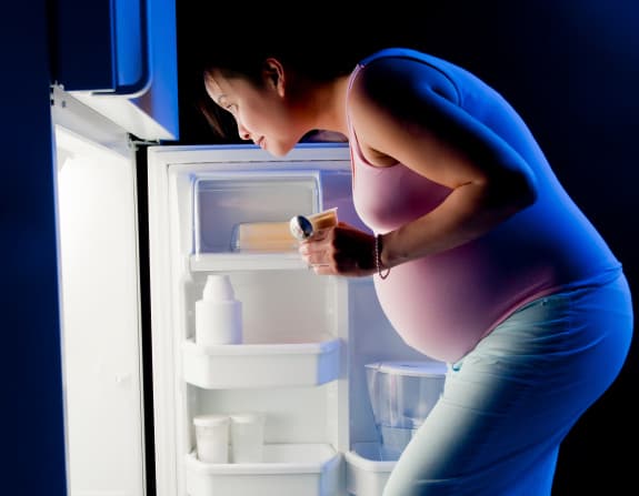 Subir de peso entre embarazos aumenta riesgo de muerte del bebé, según estudio