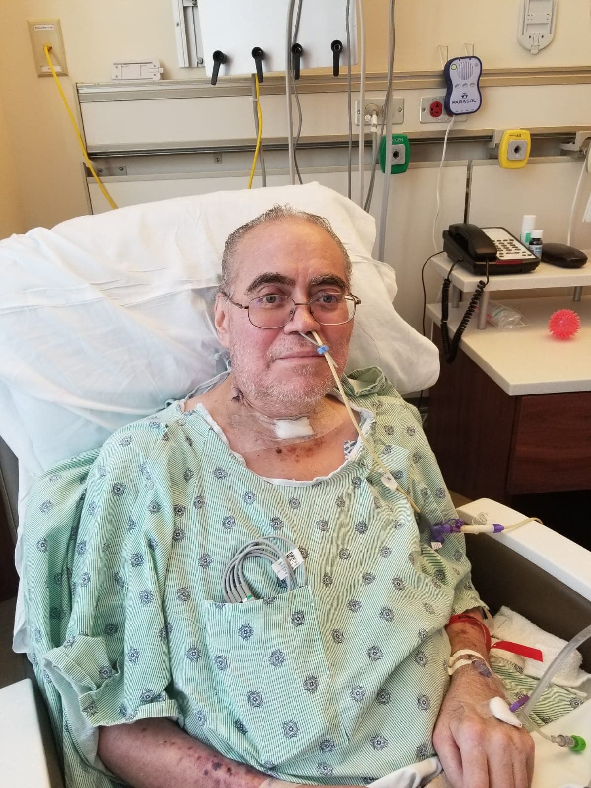 Roberto Rodríguez, de 60 años es un técnico en cirugía ortopédica y vive en Waukegan.