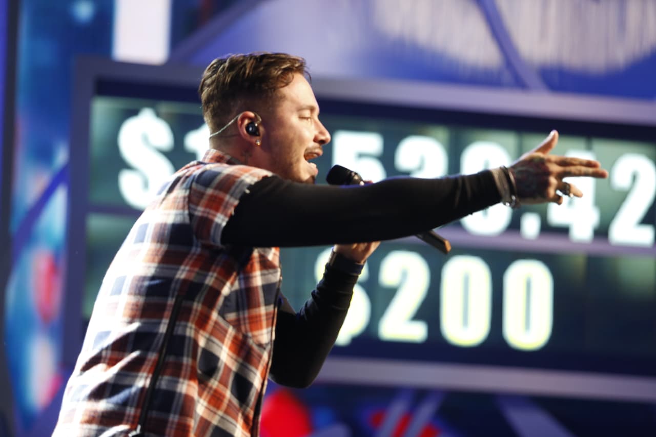 JBalvin cantó su canción 'Ginza'