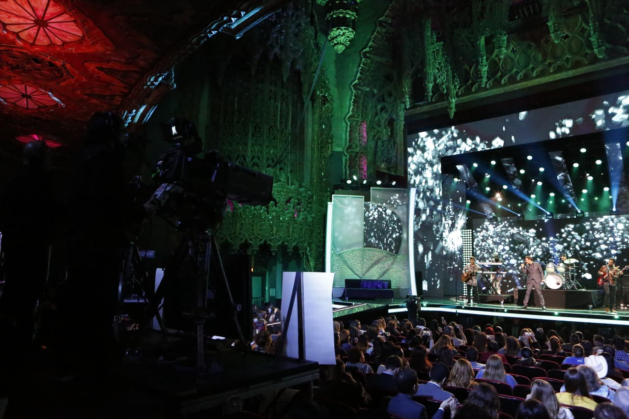 Reik cantó 'Voy a olvidarte' pero jamás se olvidan de los niños del Teletón