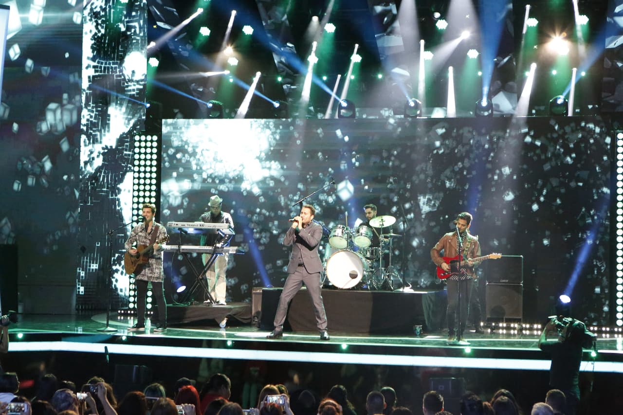 Reik cantó 'Voy a olvidarte' pero jamás se olvidan de los niños del Teletón