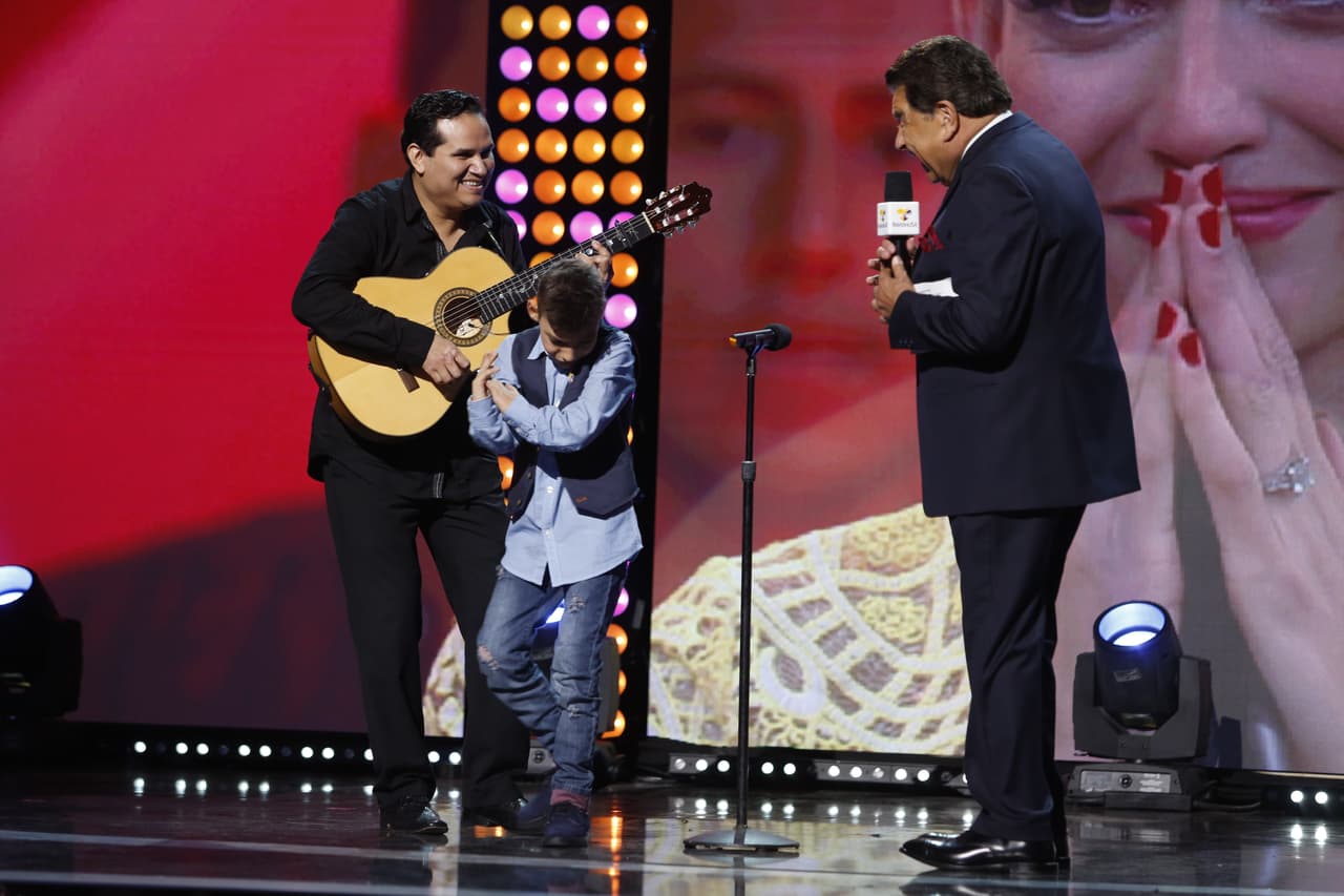 ¡Qué voz! Adrian Martin Vega impresionó a todos, especialmente a Natalia Jiménez