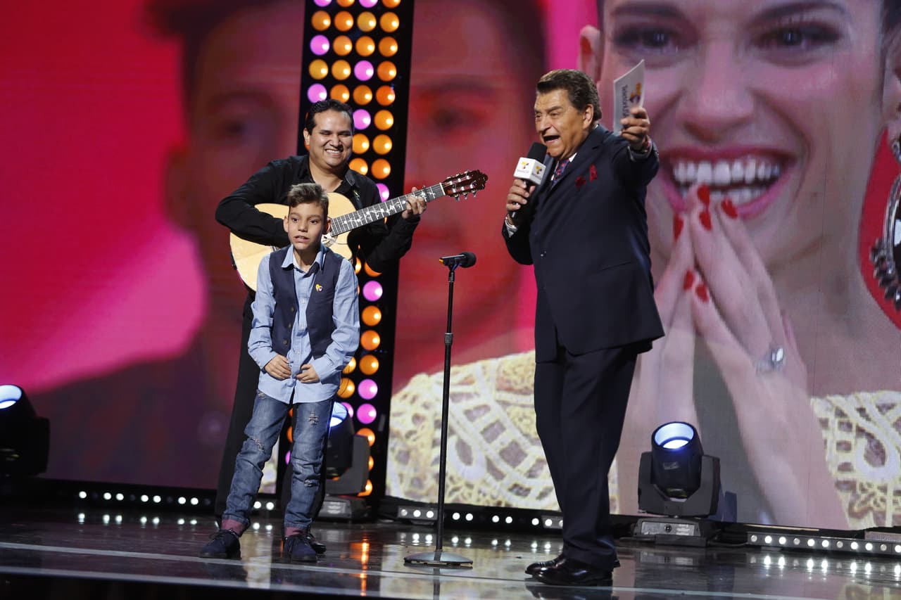 ¡Qué voz! Adrian Martin Vega impresionó a todos, especialmente a Natalia Jiménez