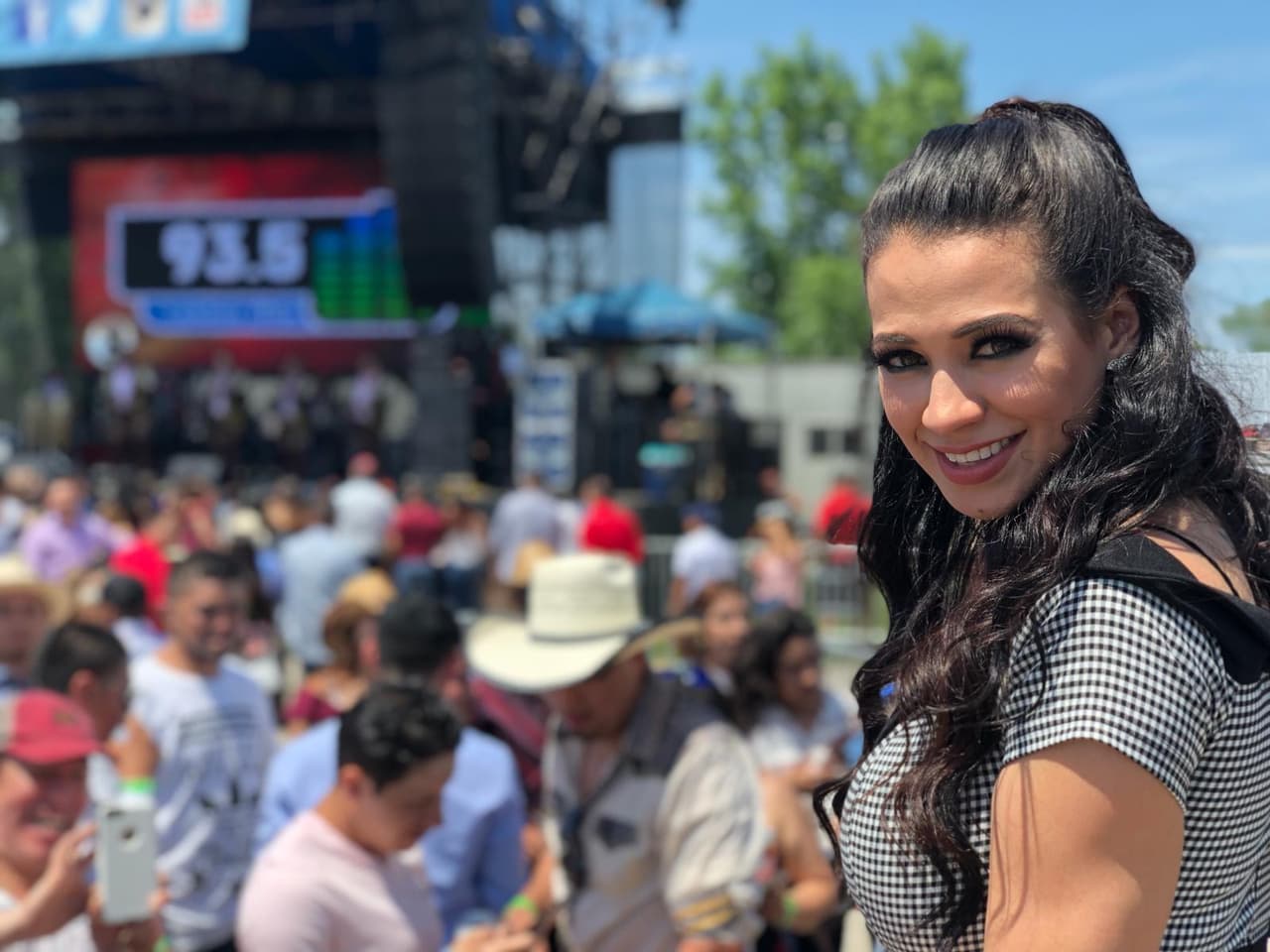 Carla Medrano llegó 'echando tiros' a Plaza Garibaldi en Chicago.