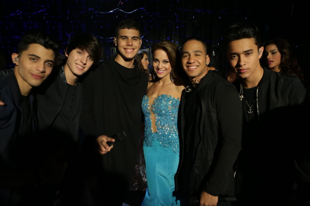 Christopher, Zabdiel, Erick, Richard y Joel regresaron a Univision como estrellas para interpretar su nuevo éxito ‘Tan fácil’, en una noche llena de glamour y belleza para los chicos ganadores de La Banda.