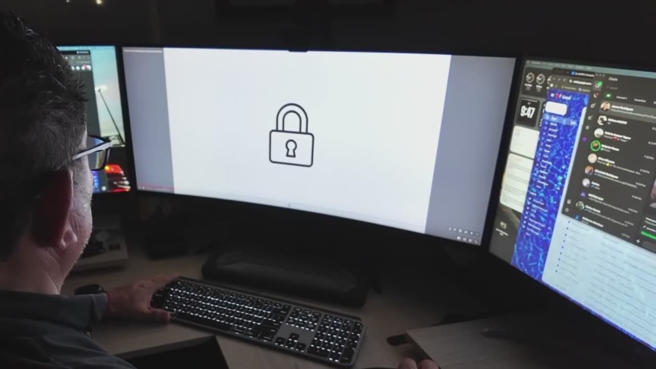 Nueva plataforma digital ayuda a inmigrantes detenidos a apelar sin abogado: Te enseñamos cómo usarla