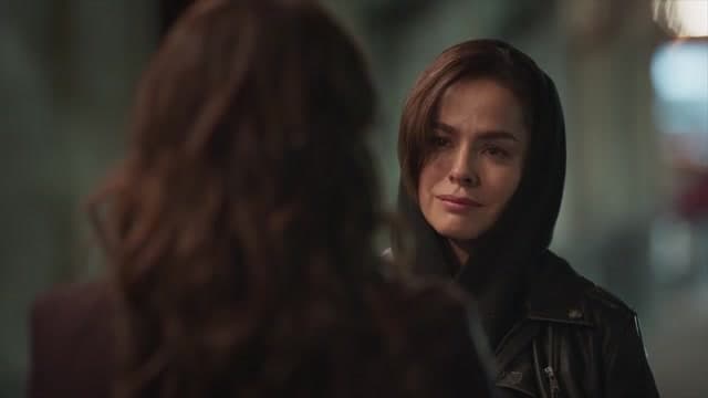 Rebeca jura a Mónica luchar por el amor de su hija