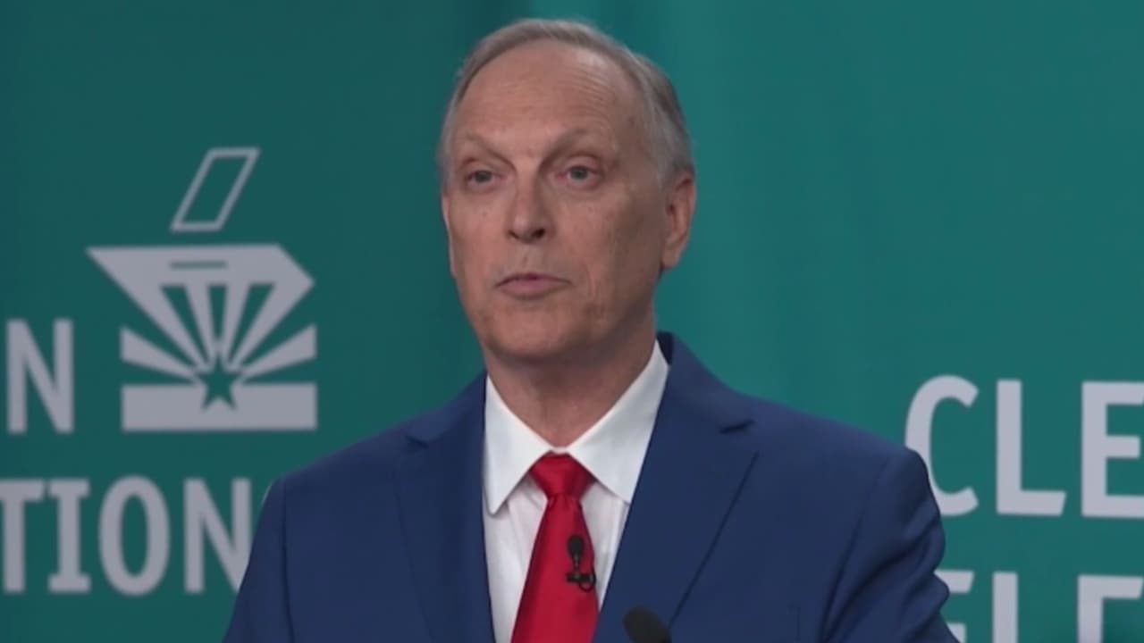 Debate electoral en Arizona: choque entre candidatos tras inasistencia de una adversaria