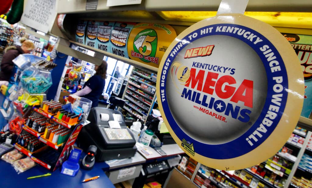 <h3 class="cms-H3-H3"><b>David Lee Edwards</b></h3>
<br>
<br>Este hombre originario de Kentucky ganó un premio mayor de $27 millones y un año después ya había gastado $12 millones. Cinco años más tarde, no tenía ni un centavo y vivía en un almacén con su esposa. 
<br>
<br>Tras gastar el dinero en mansiones y autos de lujo, y apenas 12 años después de haber ganado la lotería, Edwards murió con tan solo 58 años.