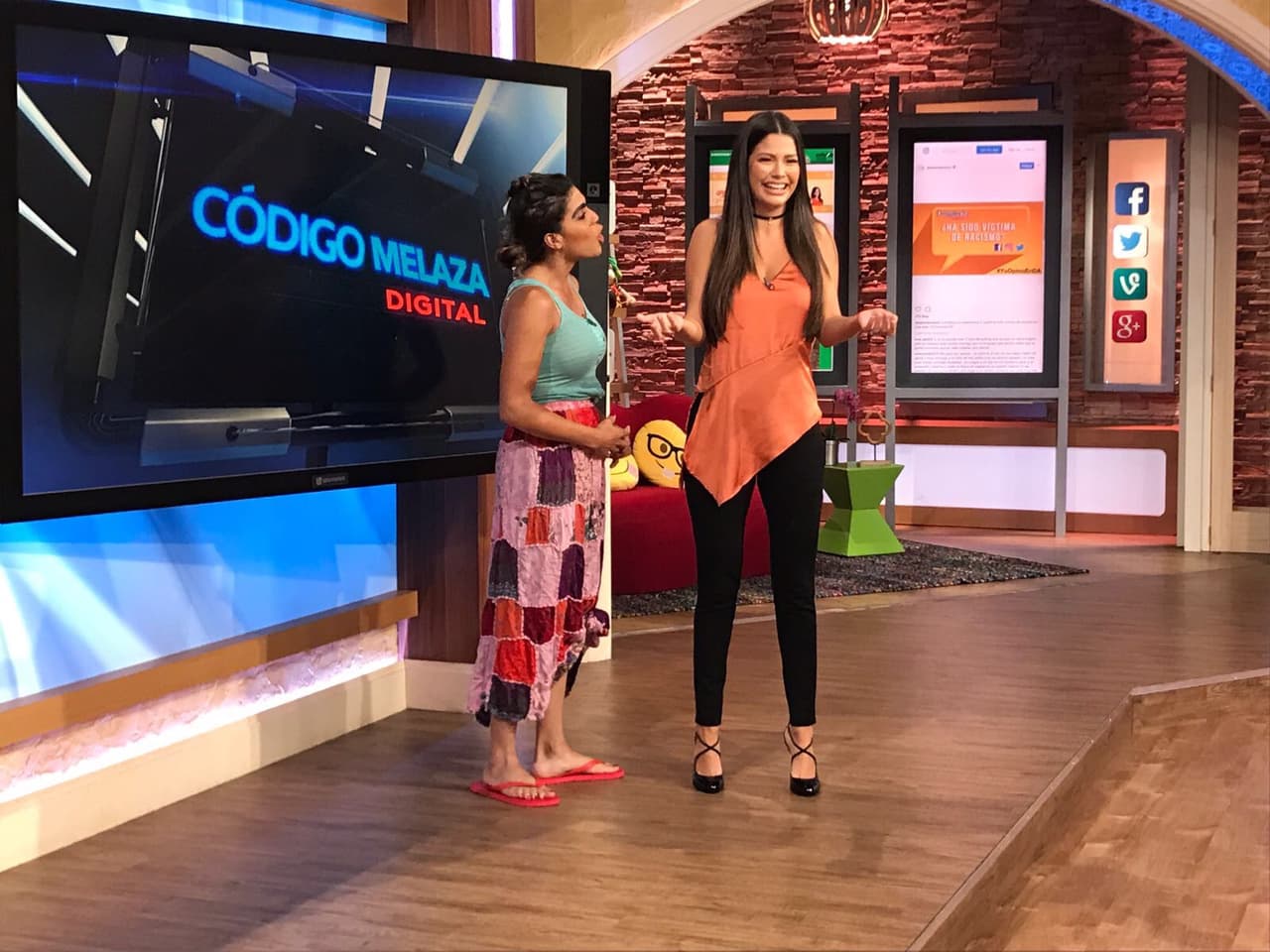 Mela le dio algunos consejitos para triunfar, comenzando porque debe haber un poco más de drama en su vida.