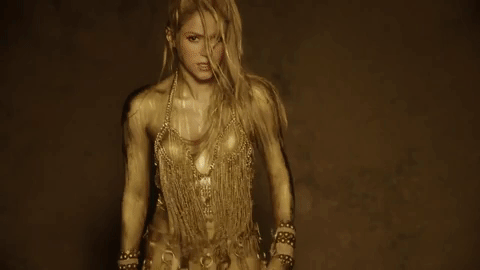 Shakira lleva el perreo a otro nivel en su nuevo video musical, mientras gotea oro