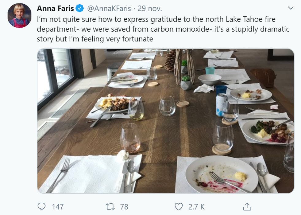 “No estoy muy segura de cómo expresar mi gratitud al departamento de bomberos de Lake Tahoe del Norte, nos salvaron del monóxido de carbono, es una historia estúpidamente dramática, pero me siento muy afortunada”, escribió.
<br>