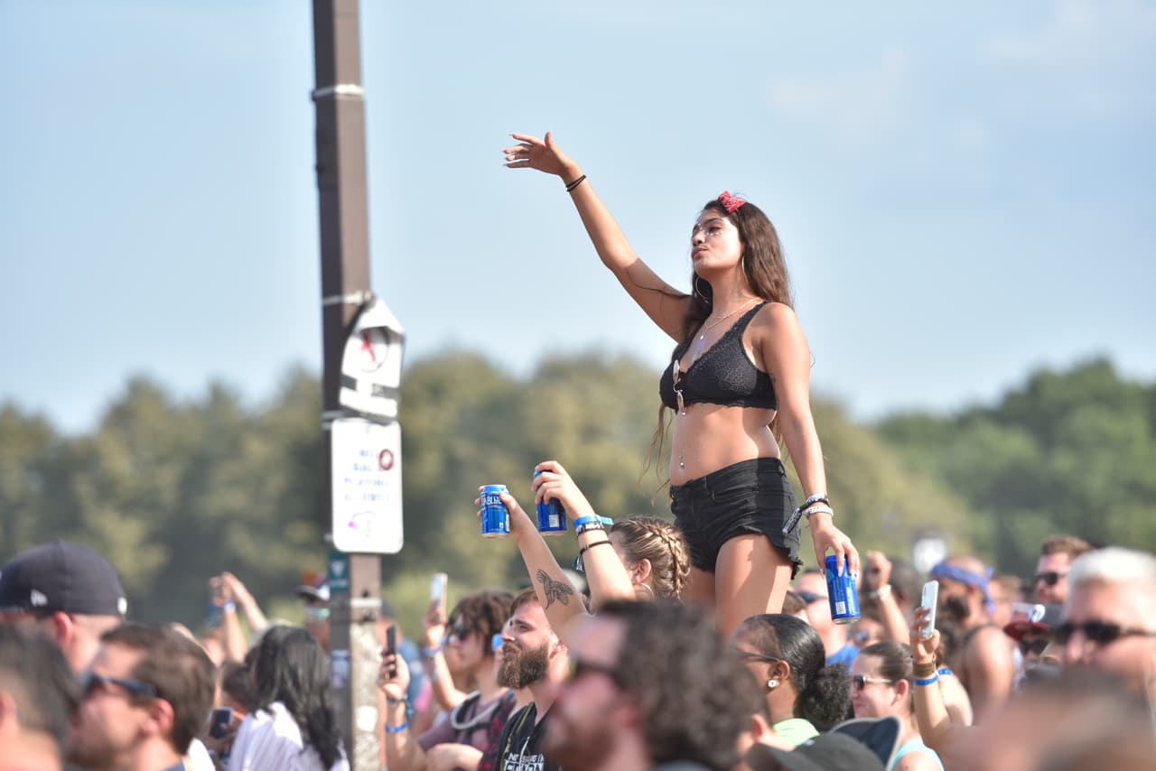 Cierran calles principales para la preparación del festival Lollapalooza