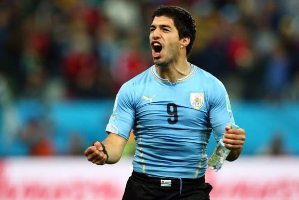 Uruguay enfrentará a Arabia Saudita como visitante en el regreso de Luis Suárez a la selección tras ser suspendido cuatro meses por morder a Giorgio Chiellini de Italia en el Mundial de Brasil.