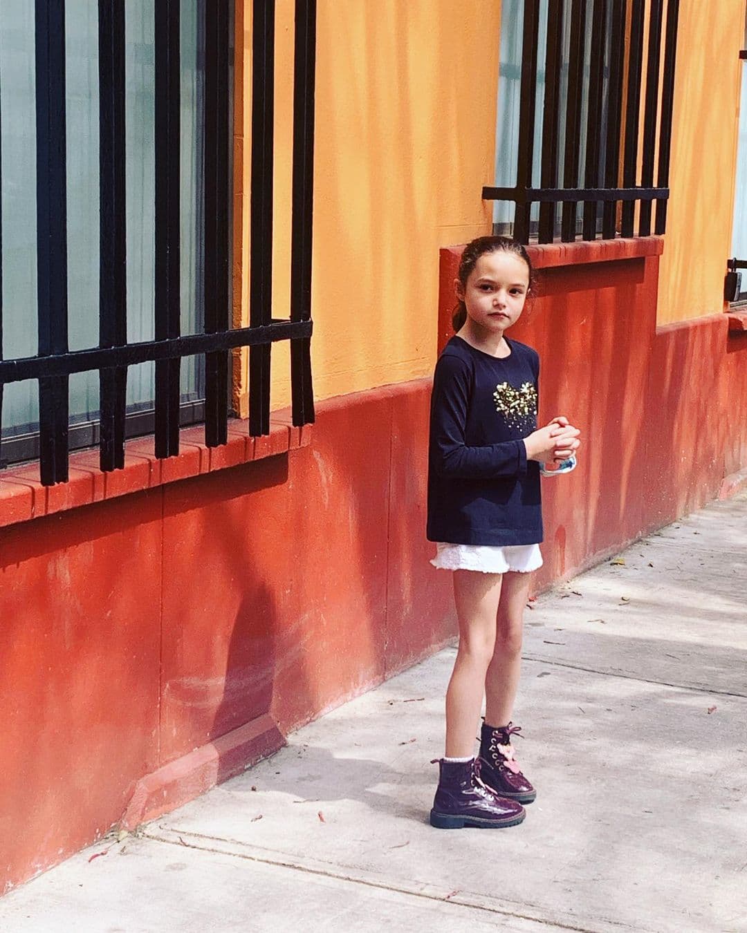 El pasado 6 de enero, Lucianna acompañó a su ahora madre adoptiva, Mayra Rojas, a una entrevista en el programa 'Ventaneando', siendo esta su primera participación en un programa en vivo.