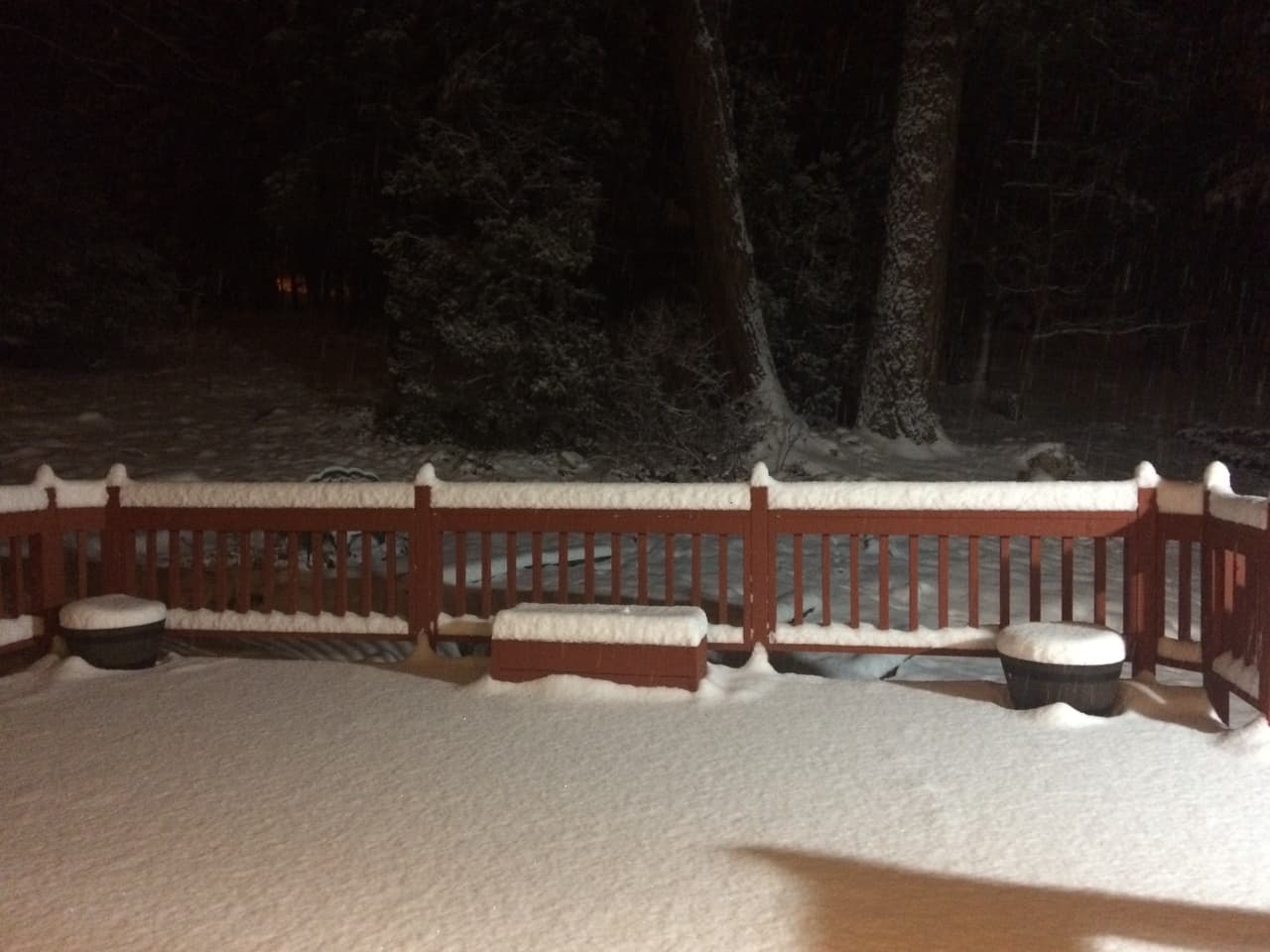 El Servicio Nacional de Meteorología dijo que las acumulaciones totales de nieve incluirán Flagstaff hasta 9 pulgadas, Payson hasta 4 pulgadas y Pinetop-Lakeside hasta 10 pulgadas.