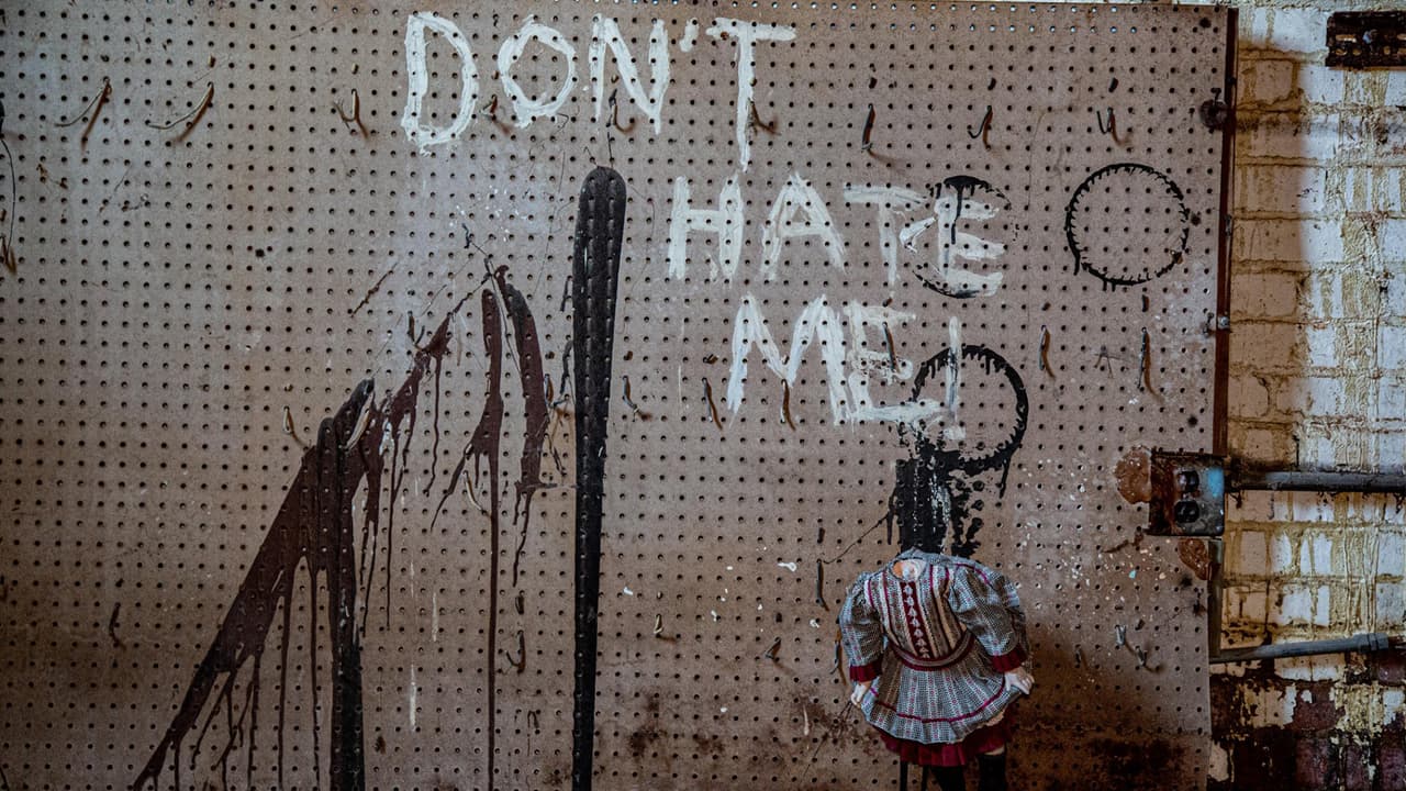 Las visitas tienen un costo de 
<b>129 dólares y debes hacer una reservación</b> 
<a href="https://ghosthuntsusa.com/haunted-locations/ashmore-estates-ghost-hunt/" target="_blank">a través de la página oficial</a> para apartar una de las fechas próximas.