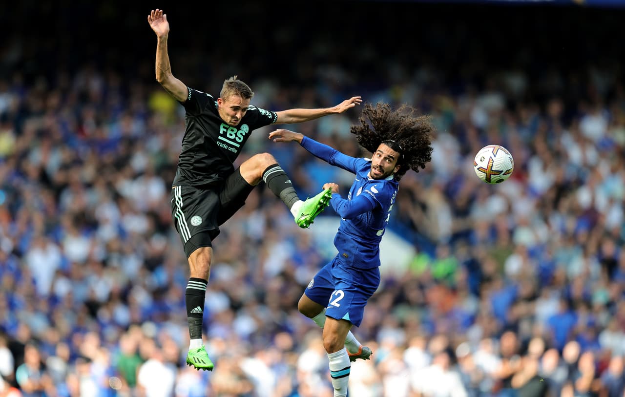 Chelsea se impuso 2-1 al Leicester City con un doblete de Raheem Sterling.