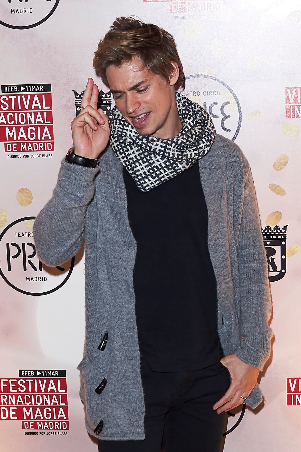 "Esta obligación subsiste en tanto no alcancen los hijos la posibilidad de proveer por sí mismos sus necesidades", agregó. 
<br>