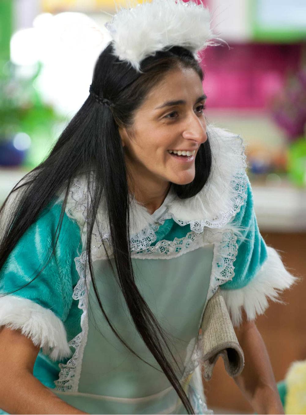 '
<b>Excelsa</b>' llegó a la casa de esta familia por una equivocación, pues ella quería realizar un casting como actriz, pero se equivocó de lugar, por lo que decidió que darse a trabajar con los '
<b>P.Luche</b>' como su sirvienta, aunque en realidad no sabe hacer nada.