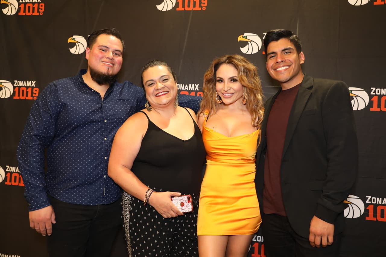 Ella más feliz por compartir con todo su equipo, Edgar ‘El Rojo’, Isabel y Eder ‘El Gorritas’.