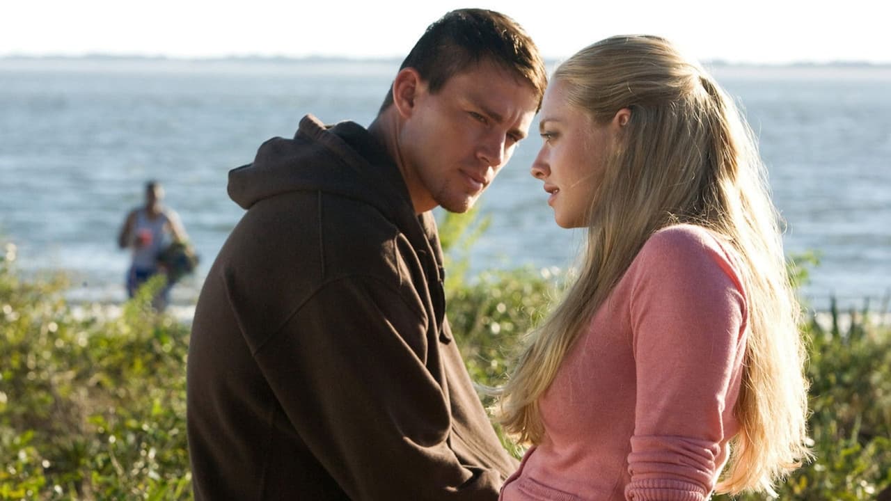 <b>Dear John- Netflix</b>
<br>Una pareja enamorada debe serparse cuando John parte a la guerra. Savannah se comunica con él mediante cartas, sin embargo, con el tiempo se da cuenta que a veces el amor no es suficiente y la distancia los afecta. 
<br>