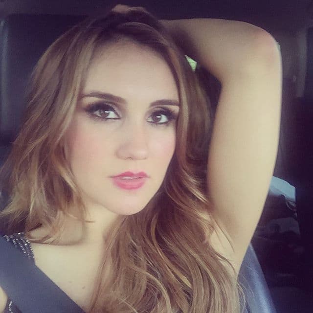 Cuando la entrevistadora la cuestionó sobre el tema de los hijos, ella contestó "“Sí, algún día, pero ya mucho después. No cuando tenga 40, pero creo que para tener una familia y entregar tu vida a otros seres humanos, que en este caso serían tu marido y tus hijos, necesitas haber vivido muchas cosas antes para disponer del tiempo y el enfoque para entregarte a esa vida”.