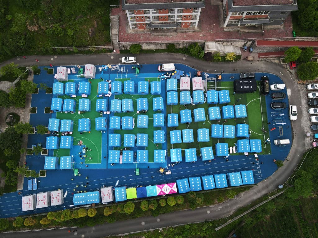 El Ministerio de Administración de Emergencias declaró un nivel III de respuesta de emergencia a terremotos y un grupo de trabajo se ha desplazado a la zona para asistir en los trabajos de socorro.