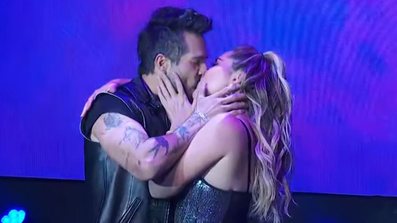 Ariadne Díaz y José Ron sorprenden con beso en presentación de telenovela: no se les había visto así en más de 10 años