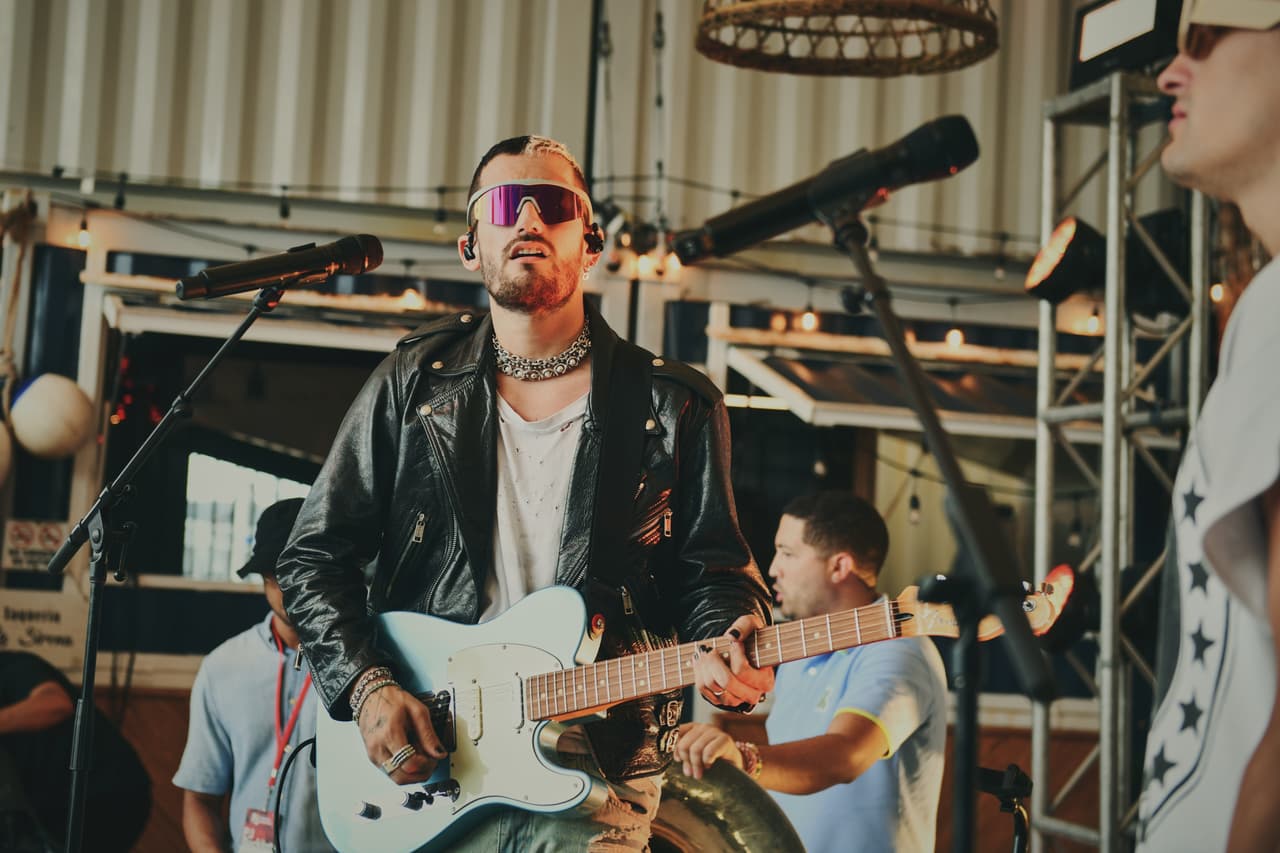 Ellos están nominados este año a las categorías Tropical Mix, por su colaboración con Carlos y Lucy Vives en el tema 'Besos en Cualquier Horario' y a Grupo o Dúo Favorito del Año