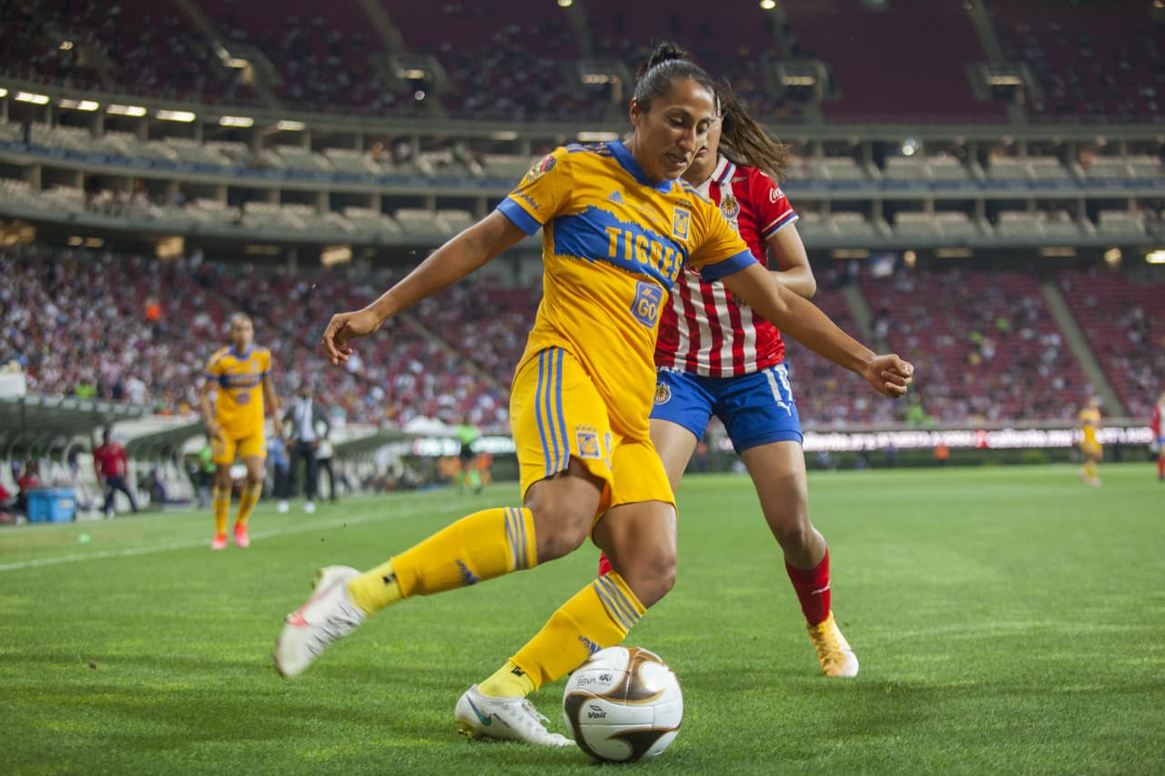 Tigres logró un frenético triunfo ante Chivas para llevarse un gol de ventaja en la Final de Ida de la Liga MX Femenil.