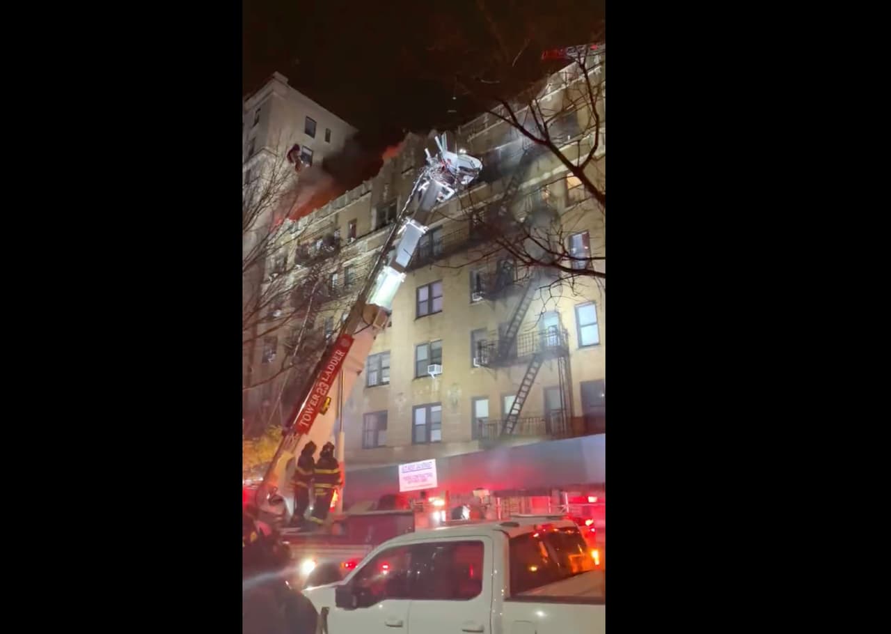 10 heridos y 109 personas sin hogar tras incendio en Alto Manhattan